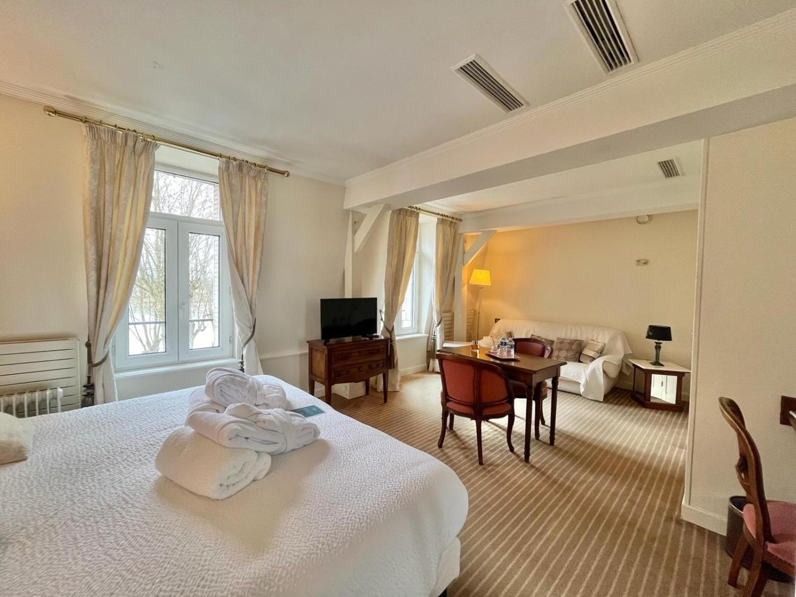 Logis Hotel Le Rivage Gien ภายนอก รูปภาพ