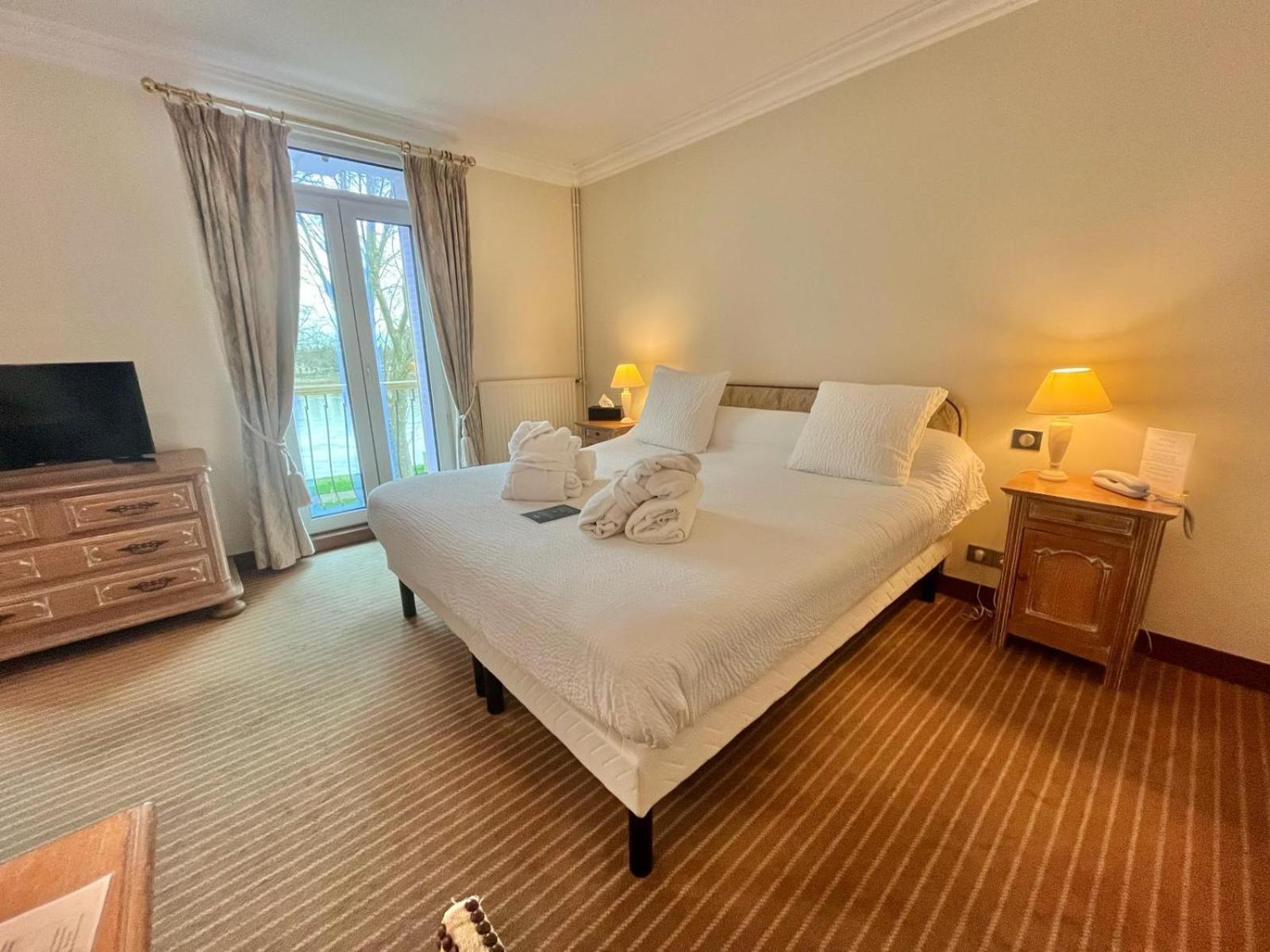 Logis Hotel Le Rivage Gien ภายนอก รูปภาพ