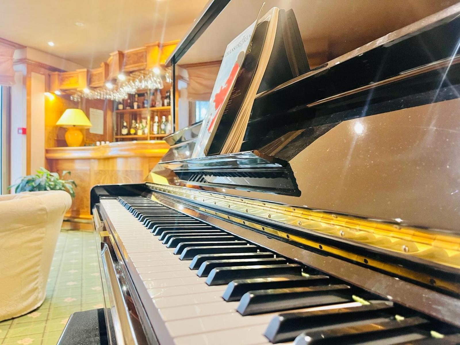 Logis Hotel Le Rivage Gien ภายนอก รูปภาพ