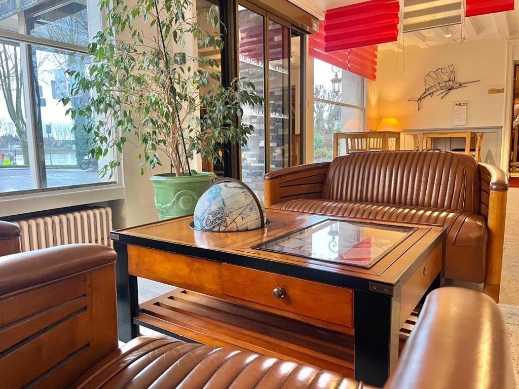 Logis Hotel Le Rivage Gien ภายนอก รูปภาพ